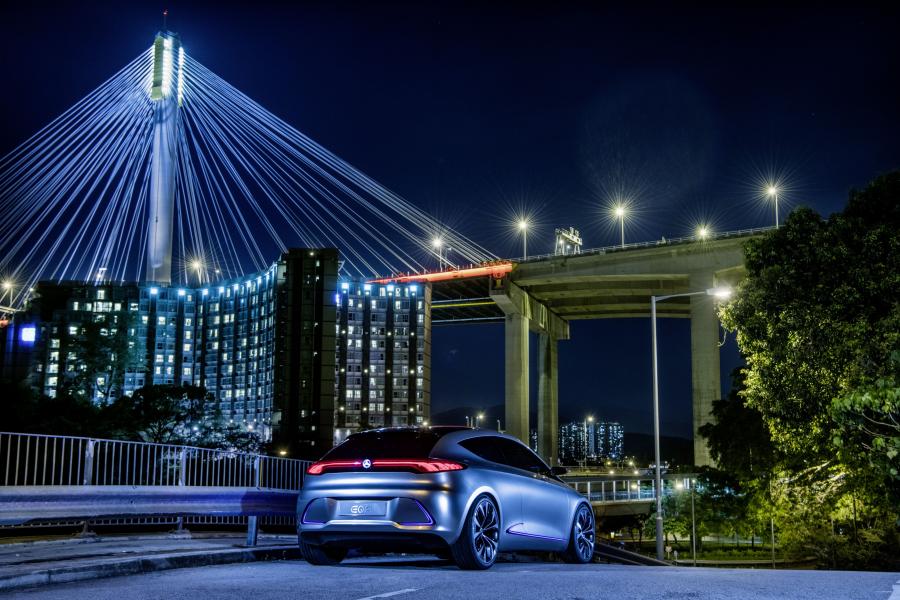  Mercedes-Benz Concept EQA 2017 года  (фото 16 из 20)